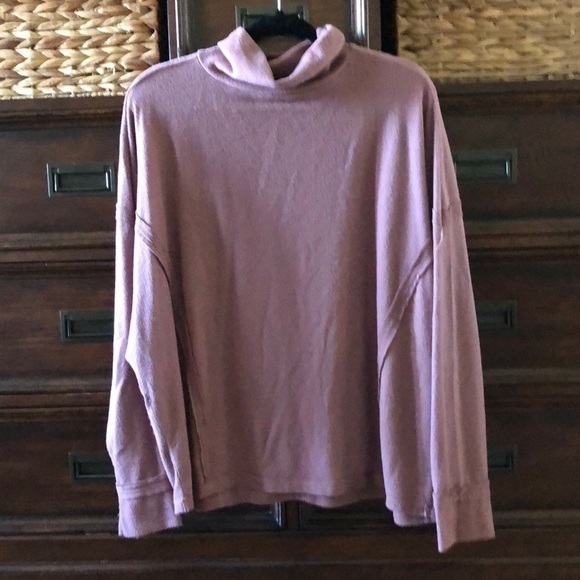 Signature Studio purple mock neck sweatshirt with reversed seems in size XL - Picture 1 of 5